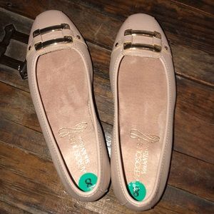 Nude Flats